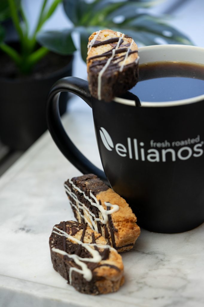 Ellianos coffe cub and biscottie